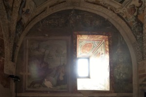CASTELLO DI ALVIANO Affreschi-parete-sinistra
